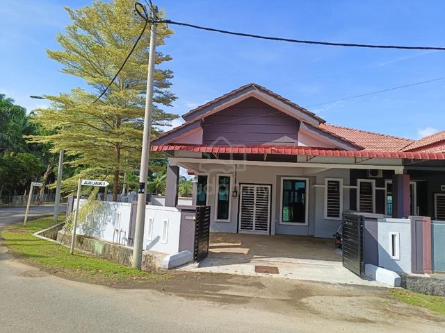 Corner Lot Rumah Semi D Setingkat Taman Bukit Larang Indah Telok Mas