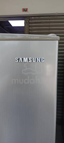 Door Refrigerator Samsung L Berfungsi Baik Home Appliances