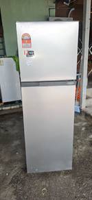 peti sejuk jenama Toshiba 2pintu inveter 