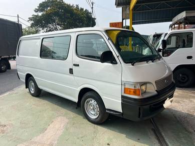 2003 Toyota Hiace Semi panel van