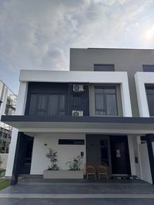 Semi-Detached House For Sale in Rawang,SGR