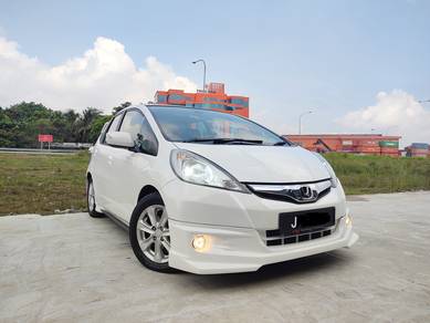 Honda Jazz Hybrid (HYBRID) in Setia Tropika, JHR