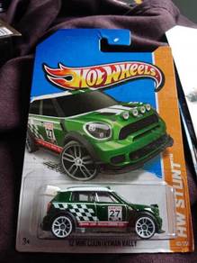 Hotwheels Mini Countryman rally green not Tomica