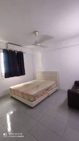 Condominium For Rent in Greenlane Heights