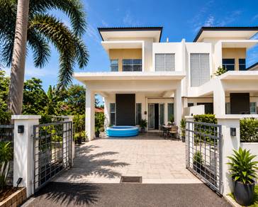 Semi-Detached House For Sale in Klang,SGR