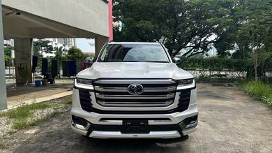 Toyota Land Cruiser 300 ZX in Desa Petaling, KUL
