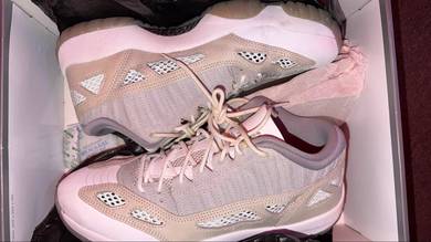 Air Jordan 11 Low Light Orewood Brown