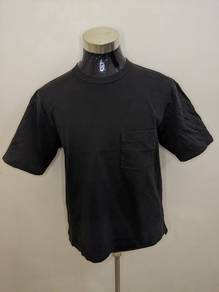 tshirt uniqlo oversized pocket crew neck