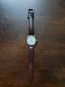 Vintage Pre loved 1990s Fossil Brown Leather Watch