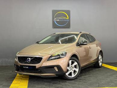 Volvo V40 CROSS COUNTRY T5 in Cheras, KUL