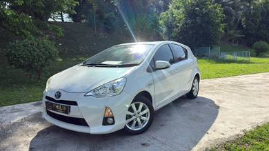 2013 Toyota Prius c (HYBRID)