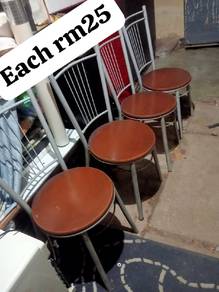 kerusi mkn kaki besi