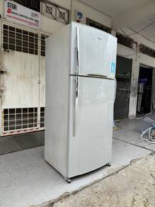 Toshiba automatic ice maker refrigerator 600L
