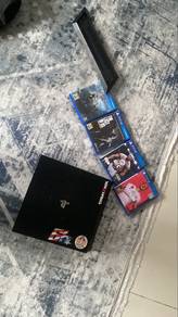 ps4 pro+cd ada 4+controller ada 1+ kebel ada