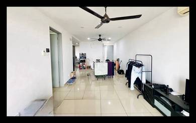 Condominium For Sale in Suasana Lumayan