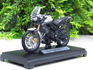 Welly 1-18 Triumph Tiger 800 Diecast Motorcycle