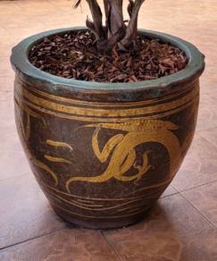 Tempayan Jars