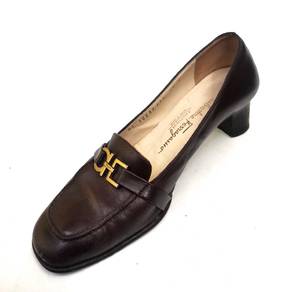 Salvatore Ferragamo Burgandy Leather Pump
