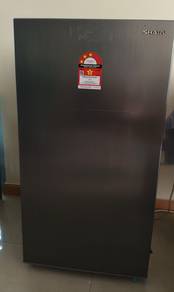 Sharp 165L Single Door Fridge / Peti 1 Pintu