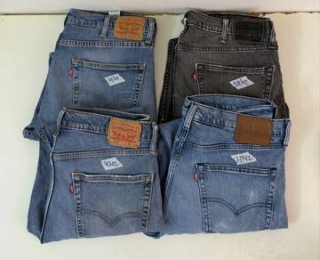 Levi’s 502 Combo.