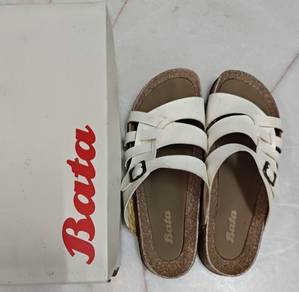 Bata slides (Size: 28m5cm)