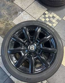 Bentley Original Rim & 80% Tyres