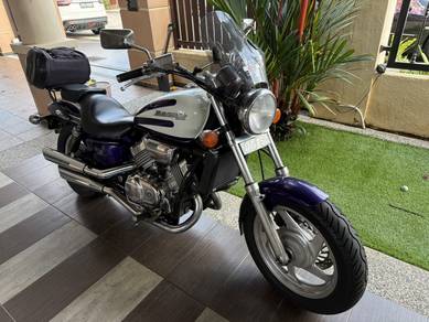 Honda MAGNA