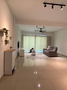 Condominium For Rent in Royale Infinity
