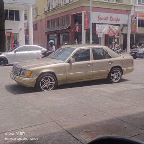Mercedes Benz 200 in Setapak, KUL