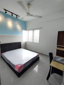 Room in Kota Kemuning, SGR