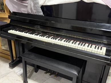 Piano for sale – good condition出钢琴