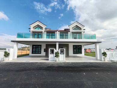 Semi-Detached House For Sale in Ayer Keroh,MLK