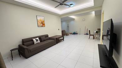 Condominium For Rent in Elit Heights @ Bayan City