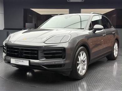 2024 Porsche Cayenne BASE