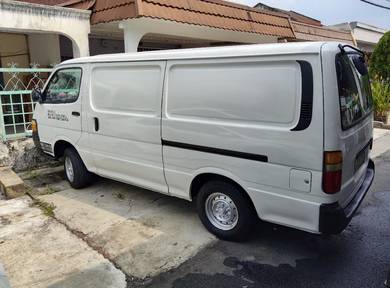 Toyota Hiace in Kepong, KUL