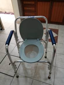 Steel Commode Chair w/Bucket
