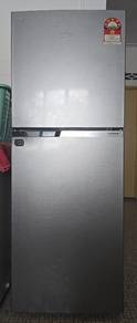 Peti ais jenama Beko 230liter