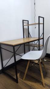 desk table with one chair