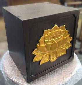 Solid Wood Golden Lotus Pedestal