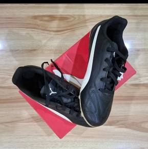 Kasut bola PUMA untuk dijual