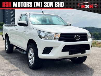 Toyota Hilux  in Seri Kembangan, SGR
