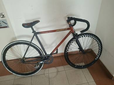 700c fixie drop bar with front brakes 