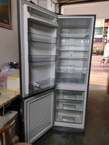 peti sejuk brand SMEG
