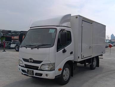 Hino xzu600r box van