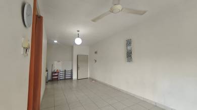 Condominium For Rent in KiPark Selayang