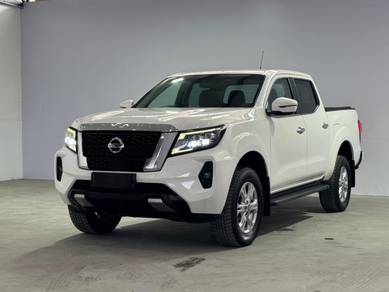 Nissan Navara V in Permas Jaya, JHR