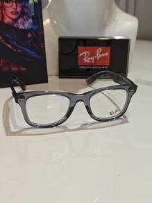Ray-Ban : RB 4340V 8225 (Wayfarer Ease)