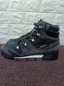 uk7.5 Adidas Terrex Snowpitch Hiking Boots