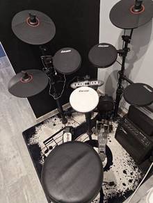 Carlsbro Elextronic Drum kit with stool and amp