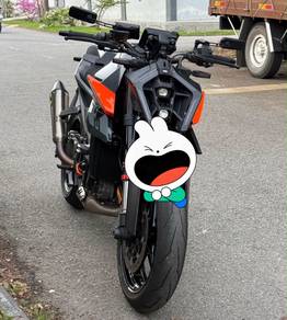 KTM 990